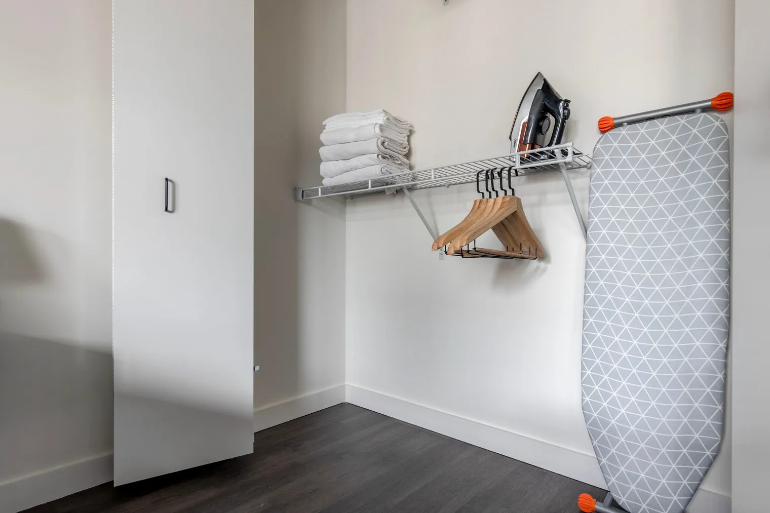 751 N Hudson Ave   60654 60654-Hugo II-unit#ID1038-Chicago-IL