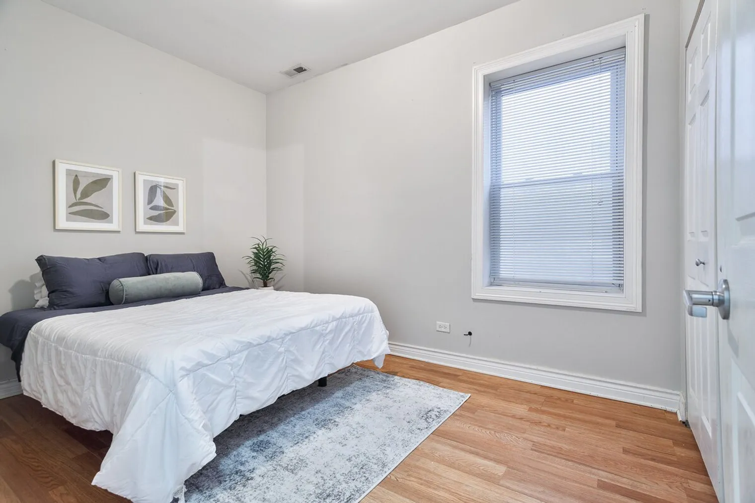 2238 W Barry Ave 60618 60618-Building West Barry Avenue - ktg-unit#ID1359764P-Chicago-IL