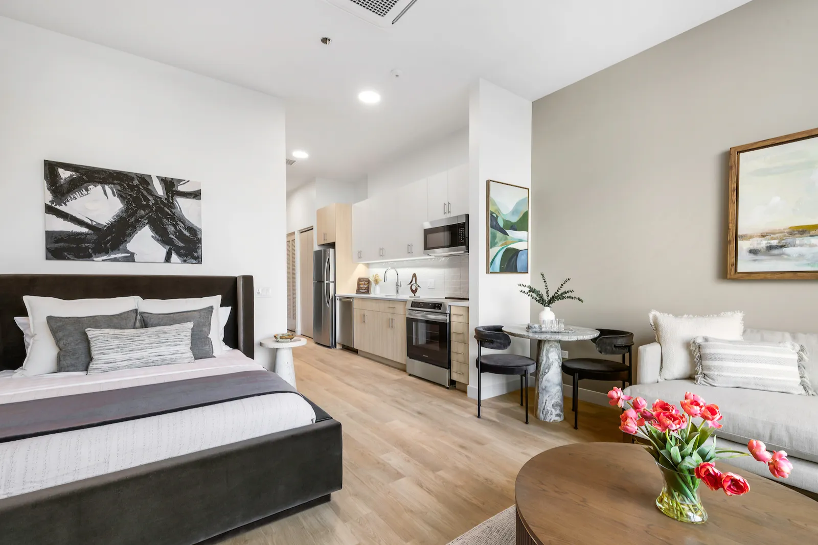 111 W Illinois St   60654 60654-111 Point-unit#606-Chicago-IL