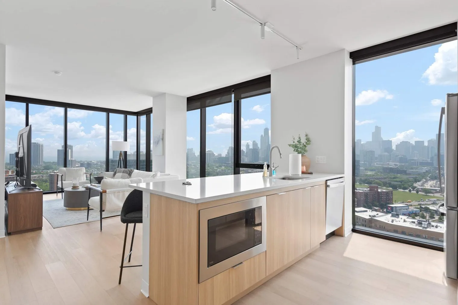 901 W Blackhawk St   60642 60642-Building North Kingsbury Street - cloud9-guesty-unit#ID1029653P-Chicago-IL