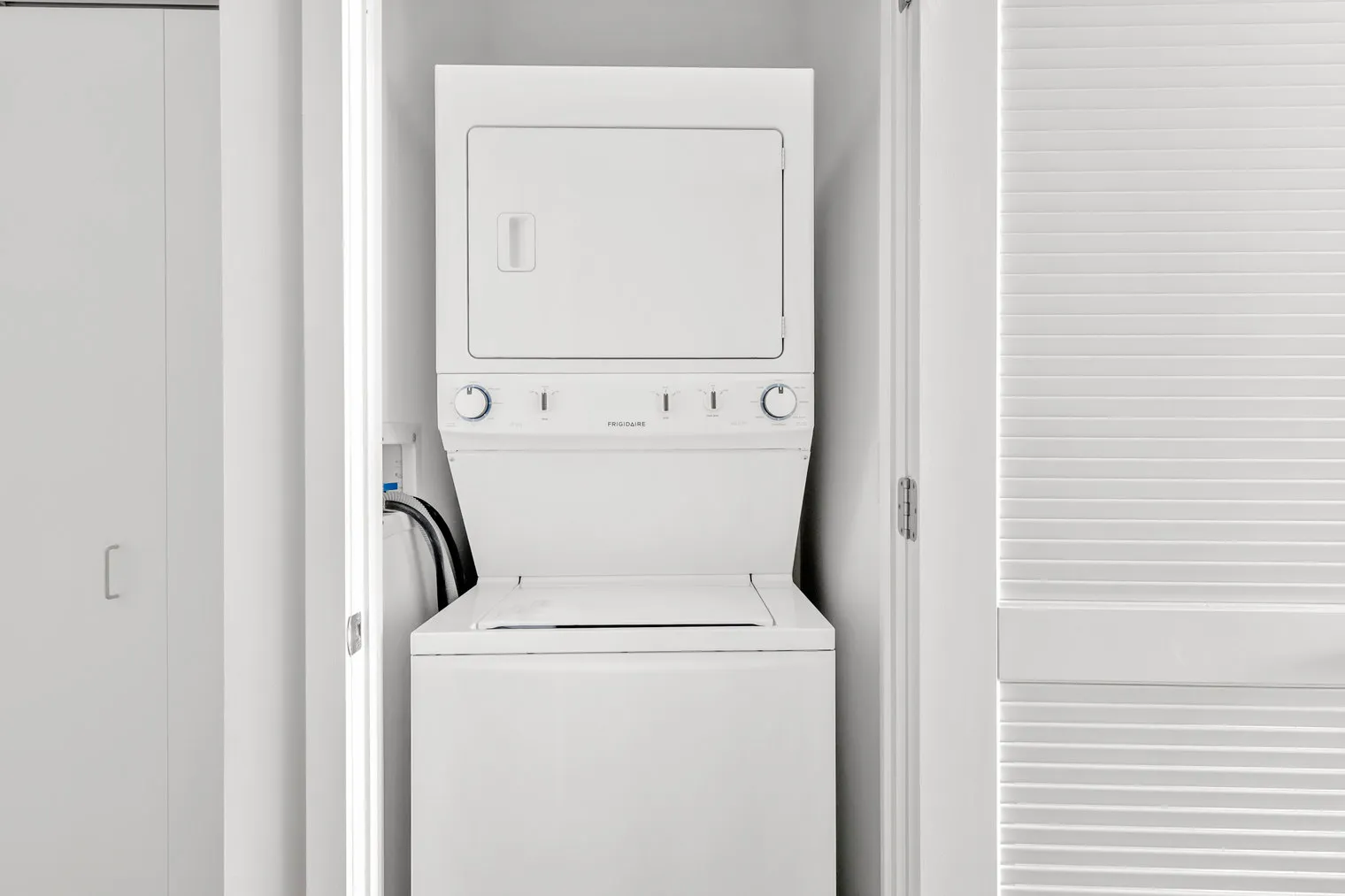 201 N Garland Ct   60601 60601-Mila-unit#ID230-Chicago-IL