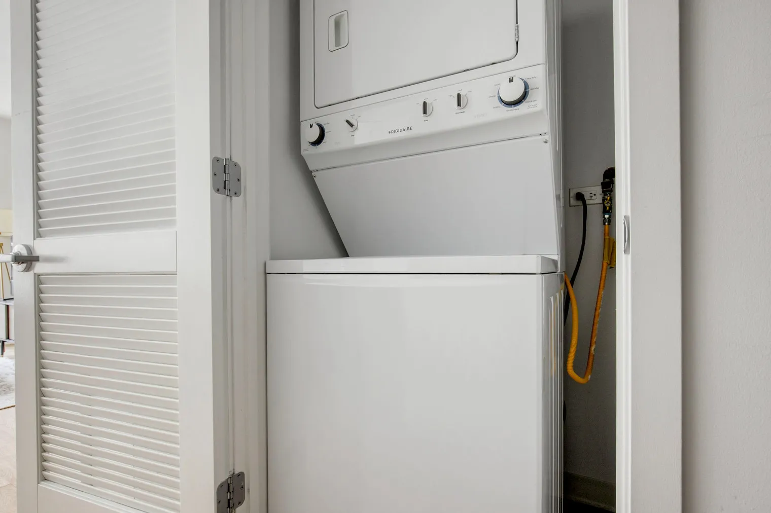 201 N Garland Ct   60601 60601- Mila-unit#ID1014-Chicago-IL
