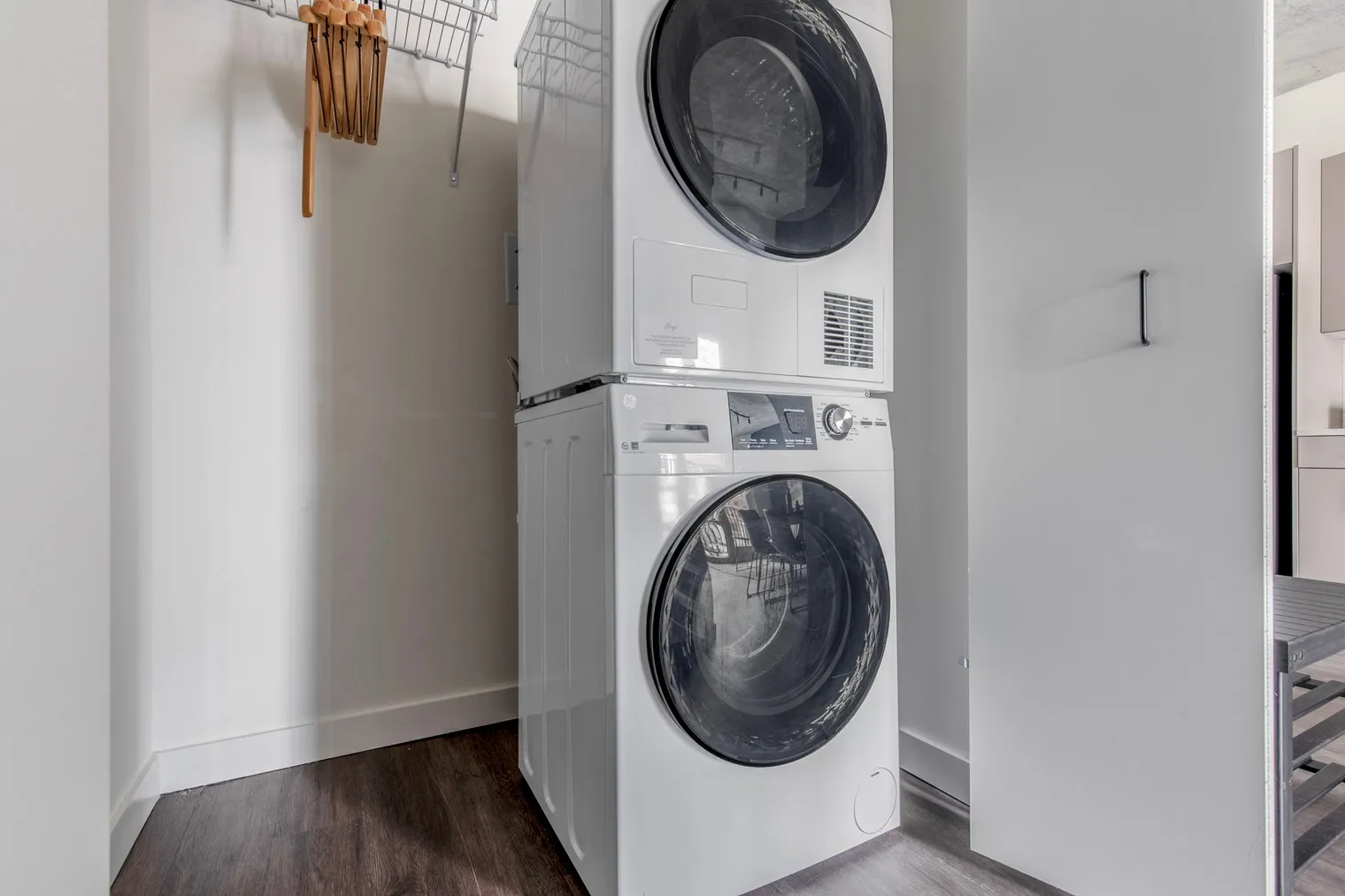 751 N Hudson Ave   60654 60654-Hugo II-unit#ID1038-Chicago-IL