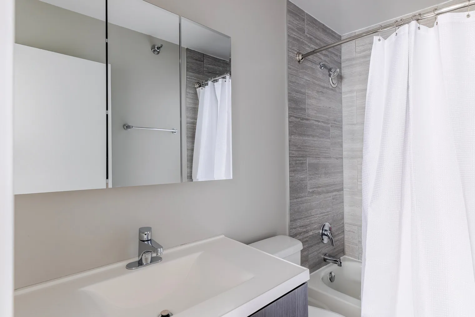 1 E Delaware Pl   60611 60611-One East Delaware-unit#ID1359-Chicago-IL