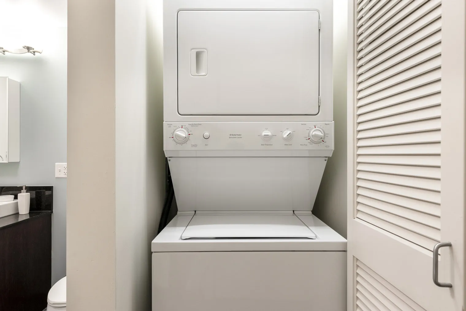 210 N Wells St 60606 60606-Lake & Wells Apartments-unit#ID251-Chicago-IL