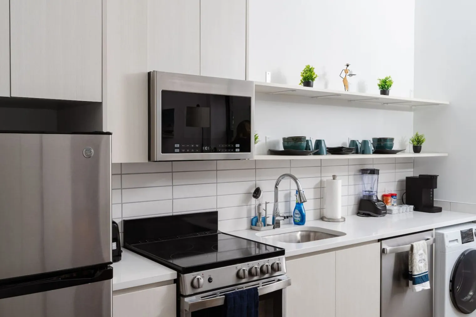 1049 W Lawrence Ave   60640 60640-Building West Lawrence Avenue-unit#ID1058519P-Chicago-IL