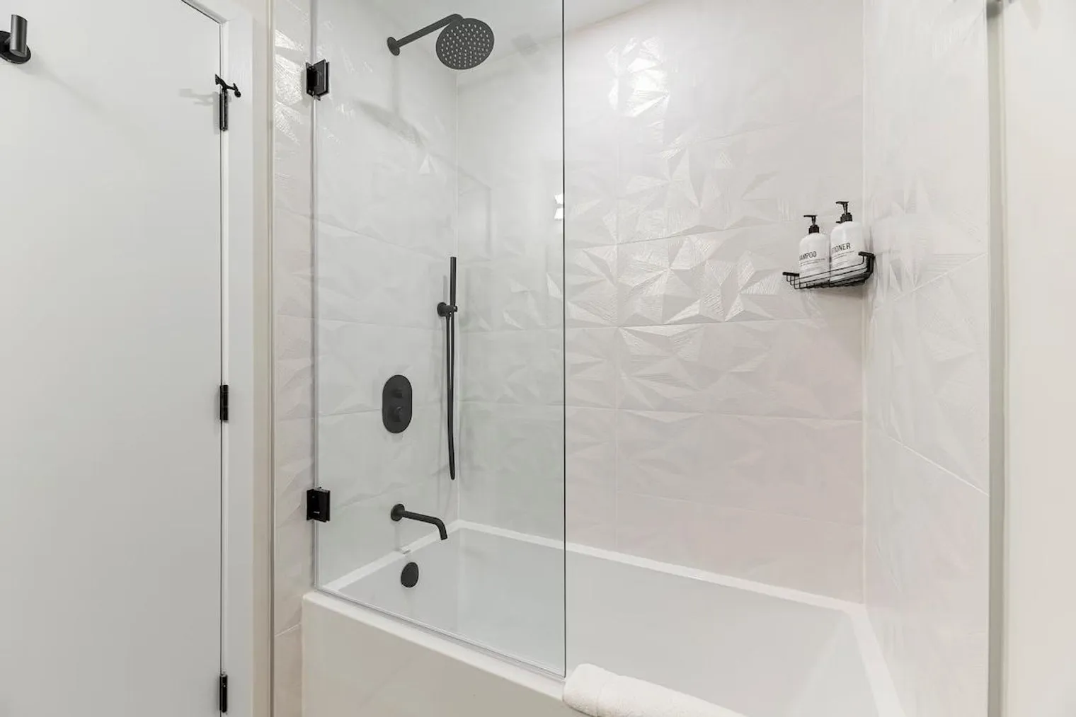 2316 W Estes Ave 60645 60645-Building West Estes Avenue - schneidergroup-unit#ID1060170P-Chicago-IL