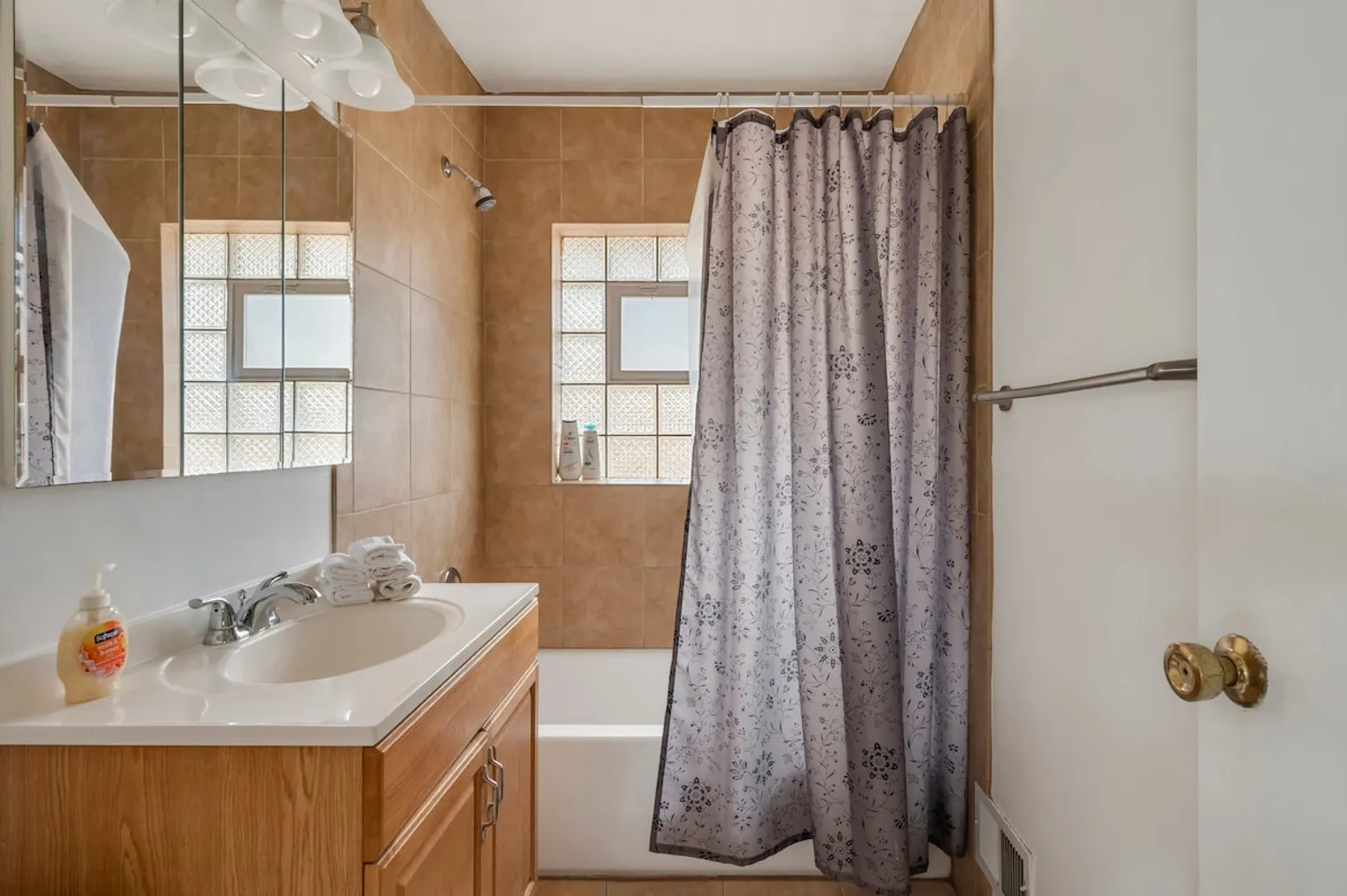 26 W Burlington Ave   60559 60559-Building West Burlington Avenue - alpine-unit#ID1026690P-Westmont-IL
