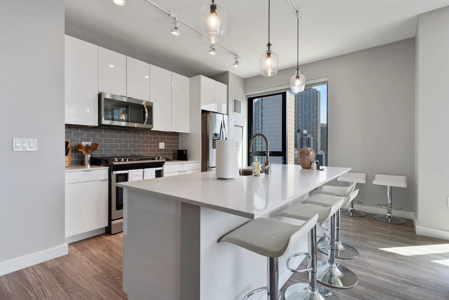 823 N Clark St   60610 60610-Building North Clark Street - cloud9-guesty-unit#ID1029588P-Chicago-IL