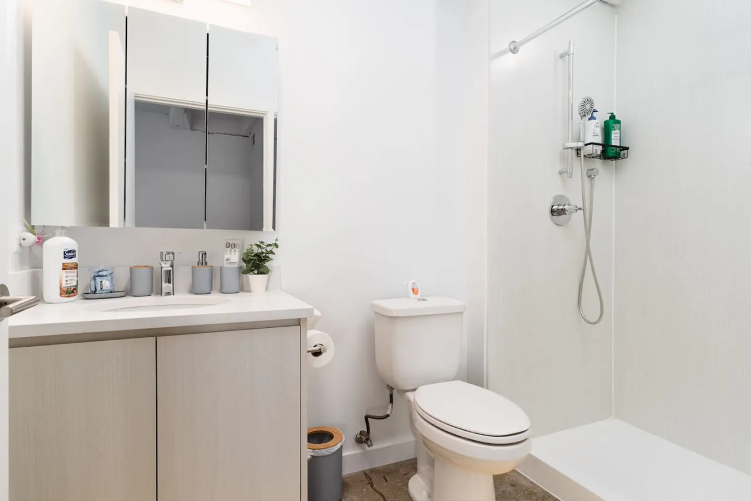 1049 W Lawrence Ave   60640 60640-Building West Lawrence Avenue - titboventuresllc-unit#ID1058522P-Chicago-IL