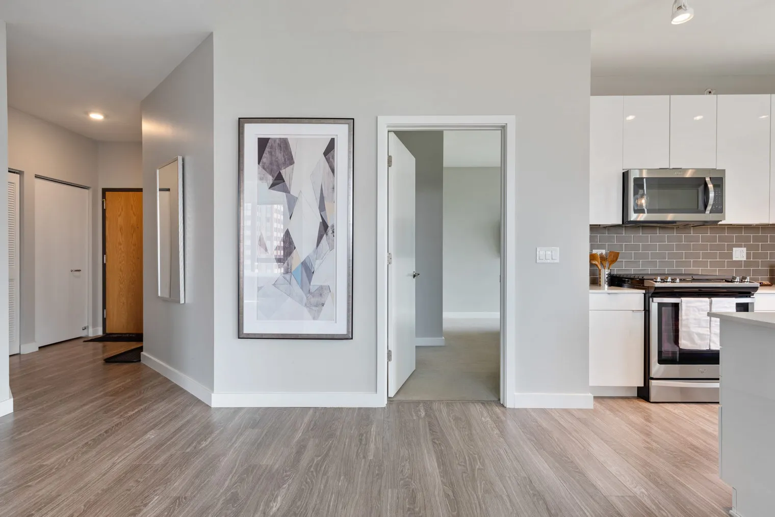 823 N Clark St   60610 60610-Building North Clark Street - cloud9-guesty-unit#ID1029588P-Chicago-IL