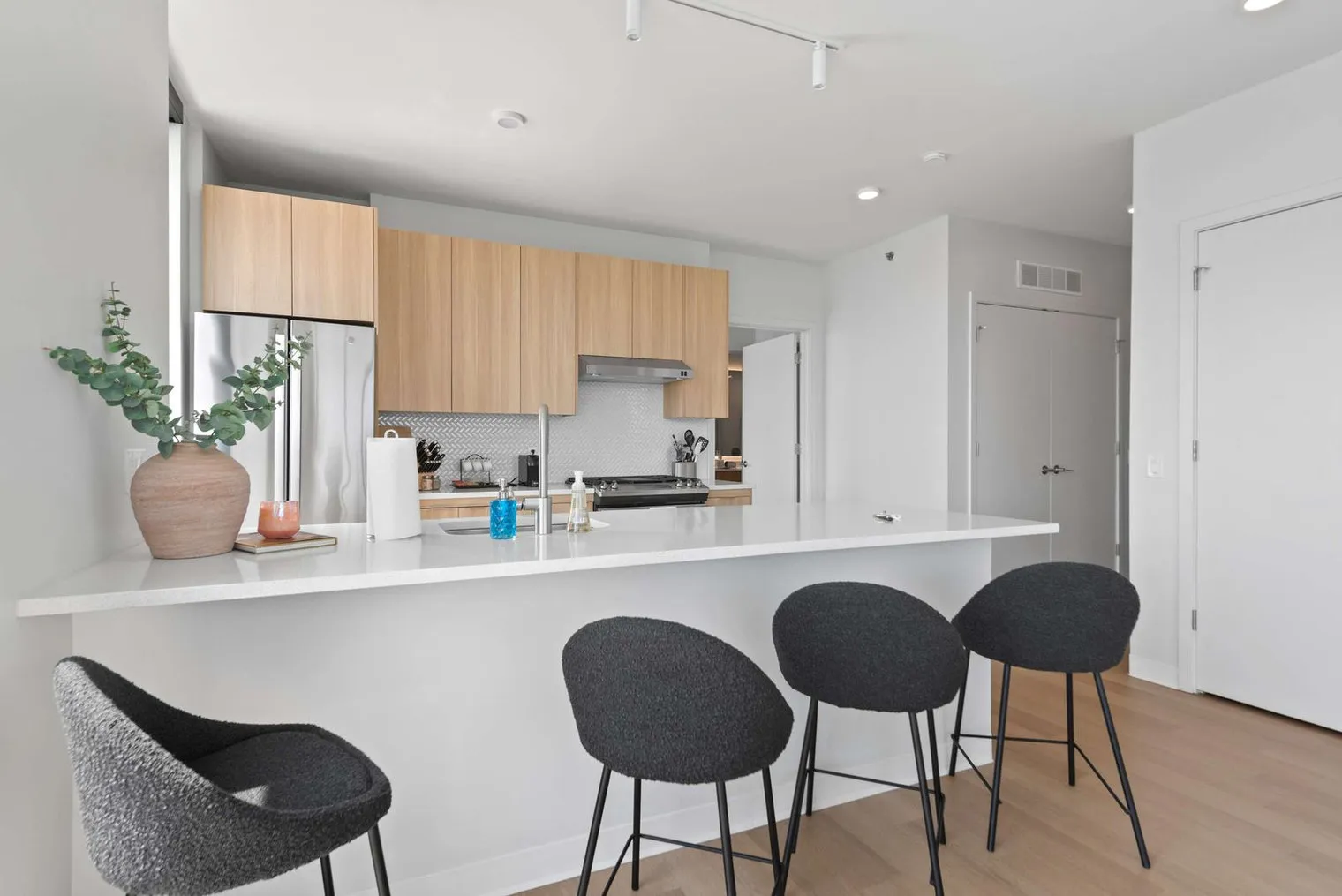 901 W Blackhawk St   60642 60642-Building North Kingsbury Street - cloud9-guesty-unit#ID1029653P-Chicago-IL