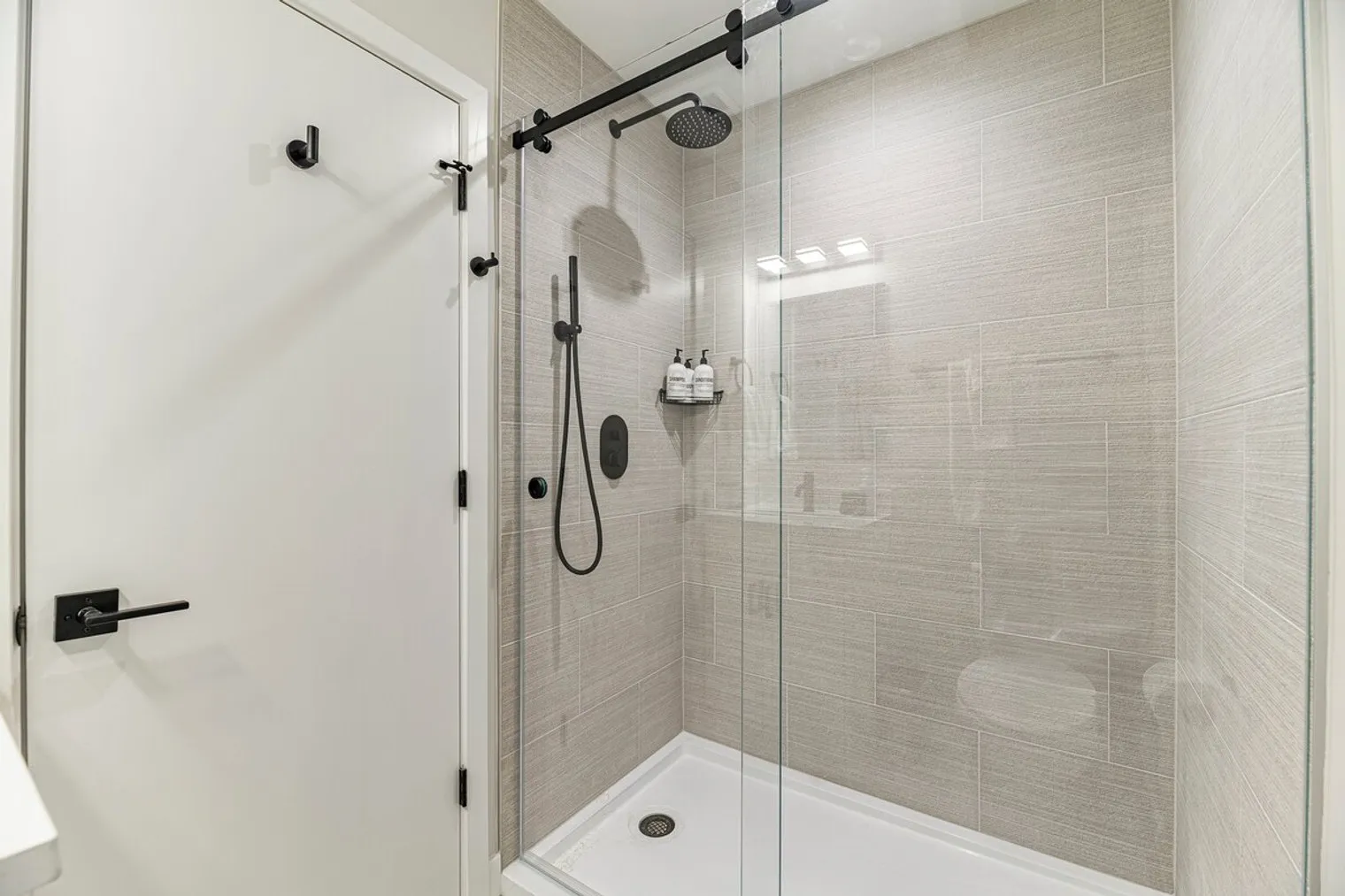 2335 W Touhy Ave   60645 60645-Building North Claremont Avenue - schneidergroup-unit#ID1062699P-Chicago-IL