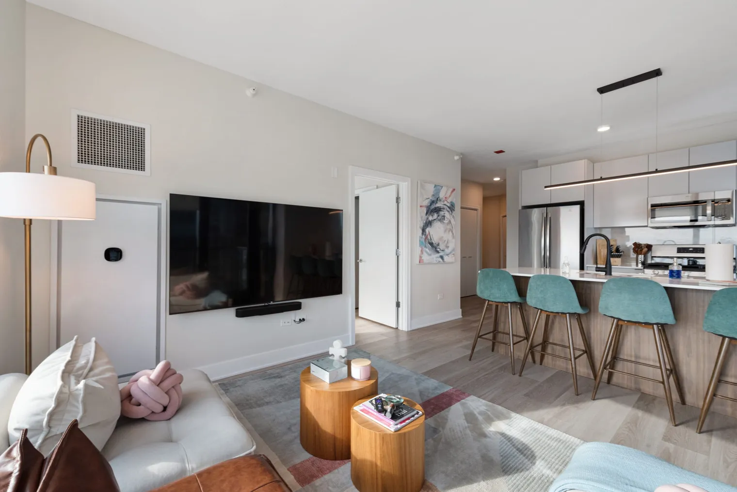 1128 W Van Buren St 60607 60607-Building West Van Buren Street - cloud9-guesty-unit#ID1029580P-Chicago-IL