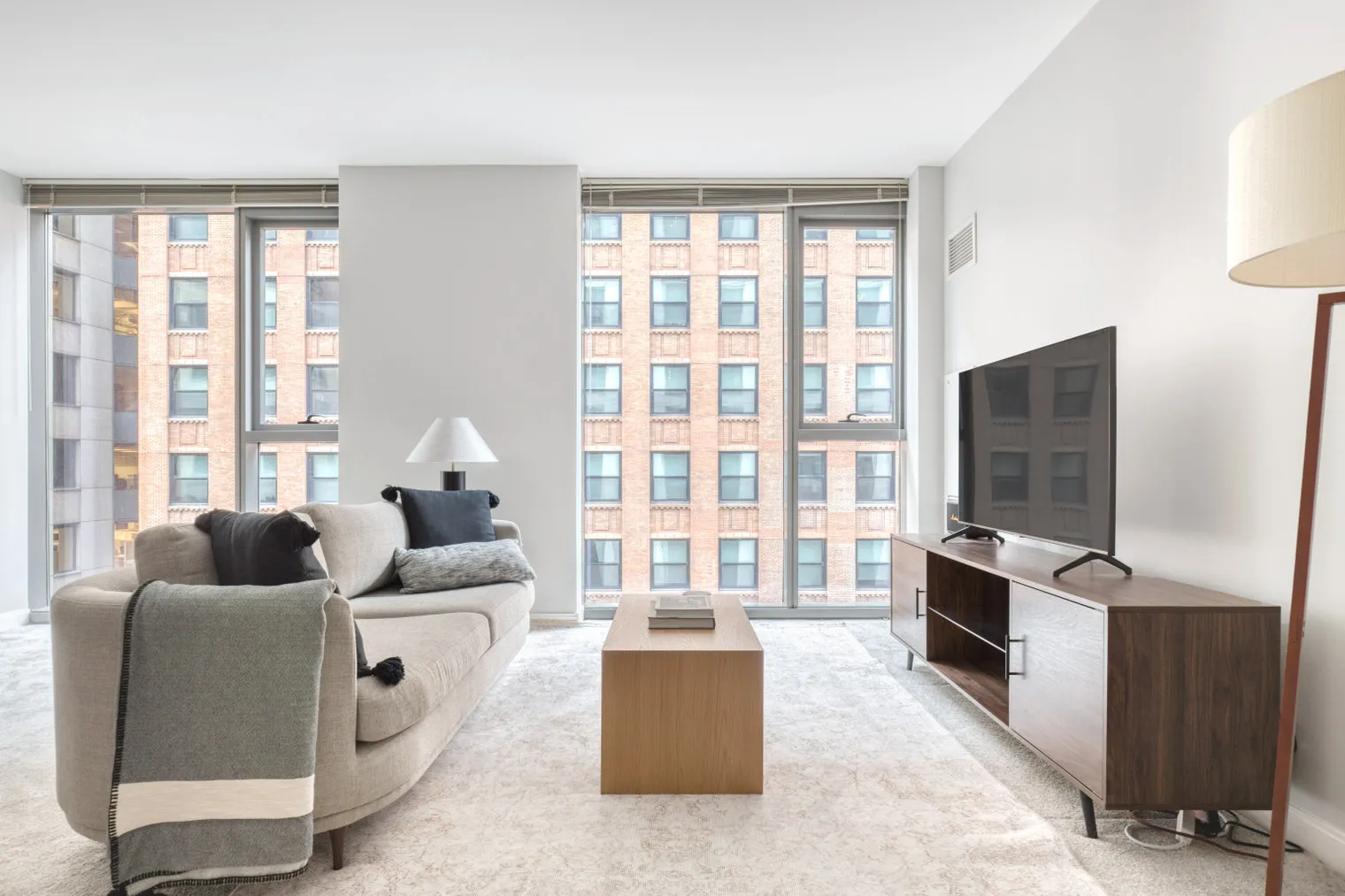 210 N Wells St 60601 60601-Lake & Wells Apartments-unit#ID634-Chicago-IL