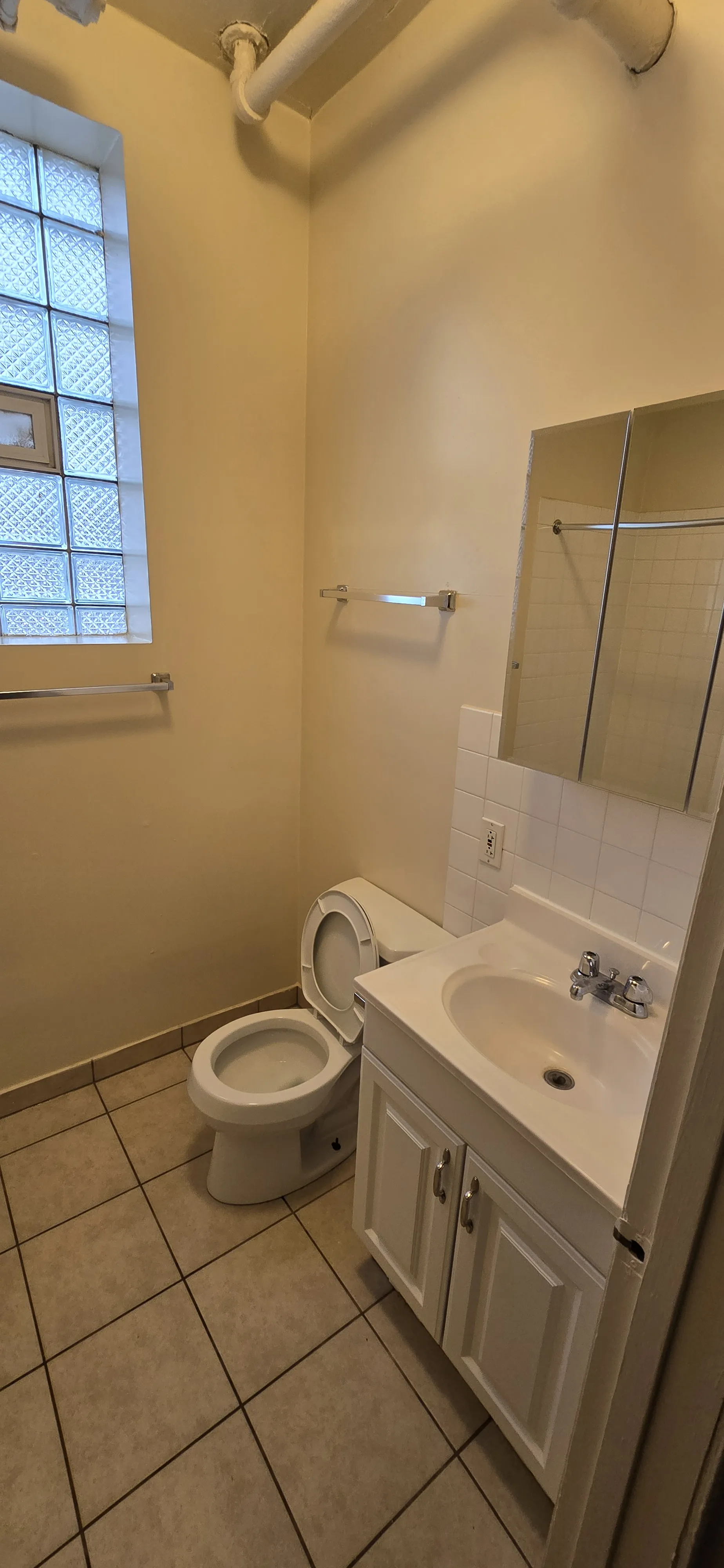 2035 W WELLINGTON AVE 60618-unit#GRDN-Chicago-IL