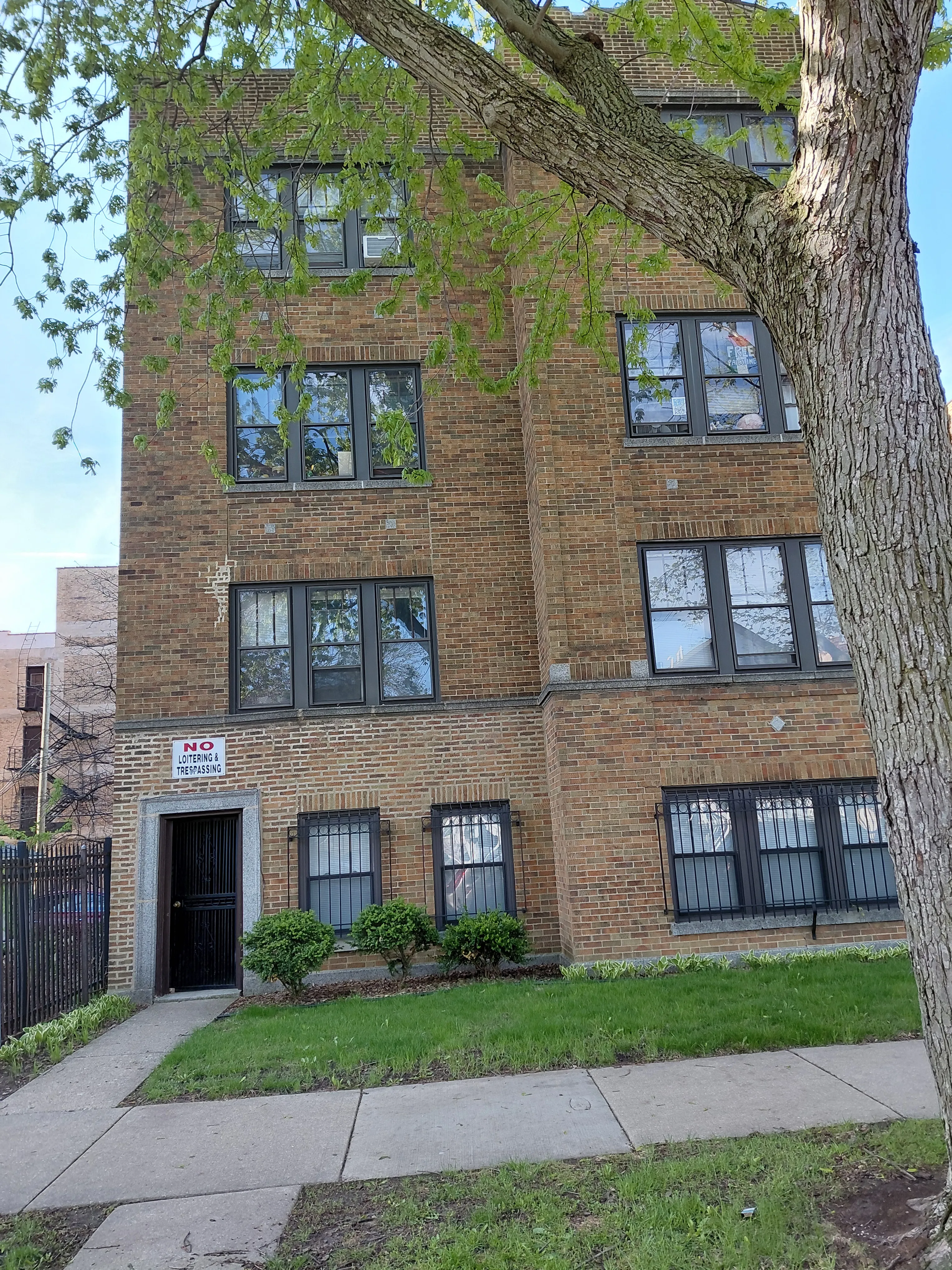 3211 W Belle Plaine Ave 60618 60618-unit#G-Chicago-IL