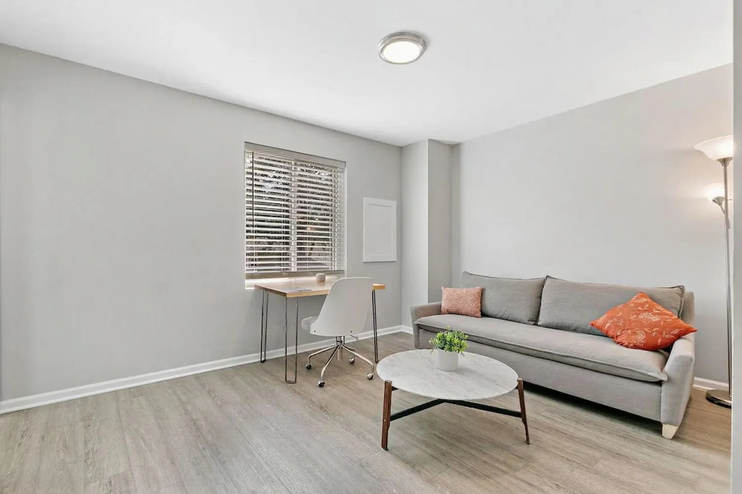931 W Glen Flora Ave 60085 60085-Building West Glen Flora Avenue - greentown-investments-unit#ID1265541P-Waukegan-IL