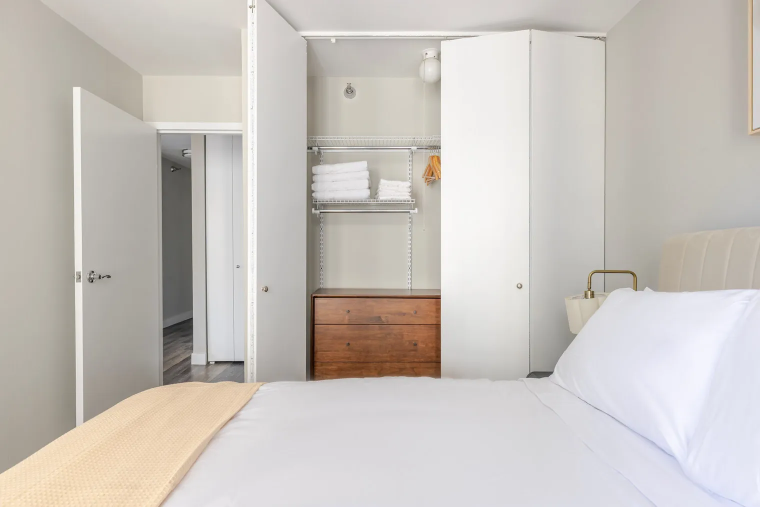 1 E Delaware Pl   60611 60611-One East Delaware-unit#ID1359-Chicago-IL