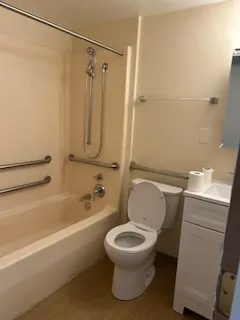 7320 N. Sheridan Road 60626-Nathalie Salmon House-unit#210-Chicago-IL