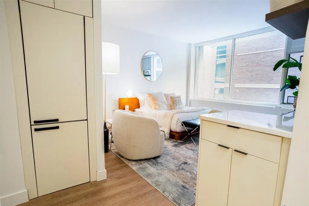 21 E Chestnut St   60611 60611-unit#23F-Chicago-IL