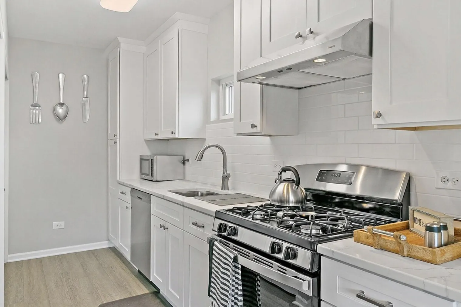 931 W Glen Flora Ave 60085 60085-Building West Glen Flora Avenue - greentown-investments-unit#ID1265541P-Waukegan-IL