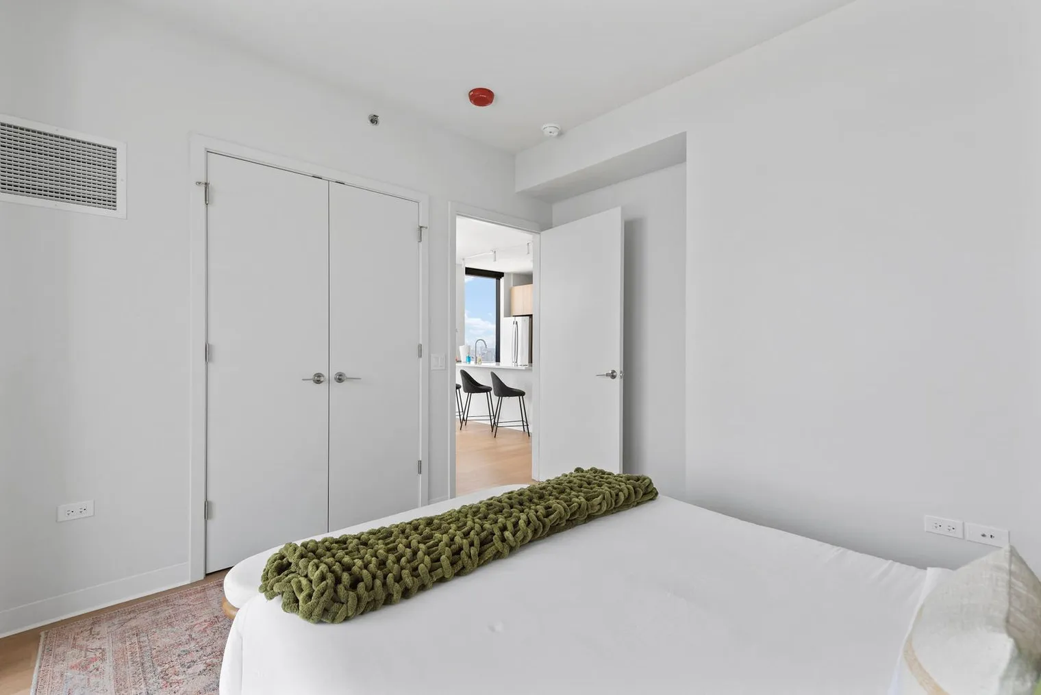 901 W Blackhawk St   60642 60642-Building North Kingsbury Street - cloud9-guesty-unit#ID1029653P-Chicago-IL