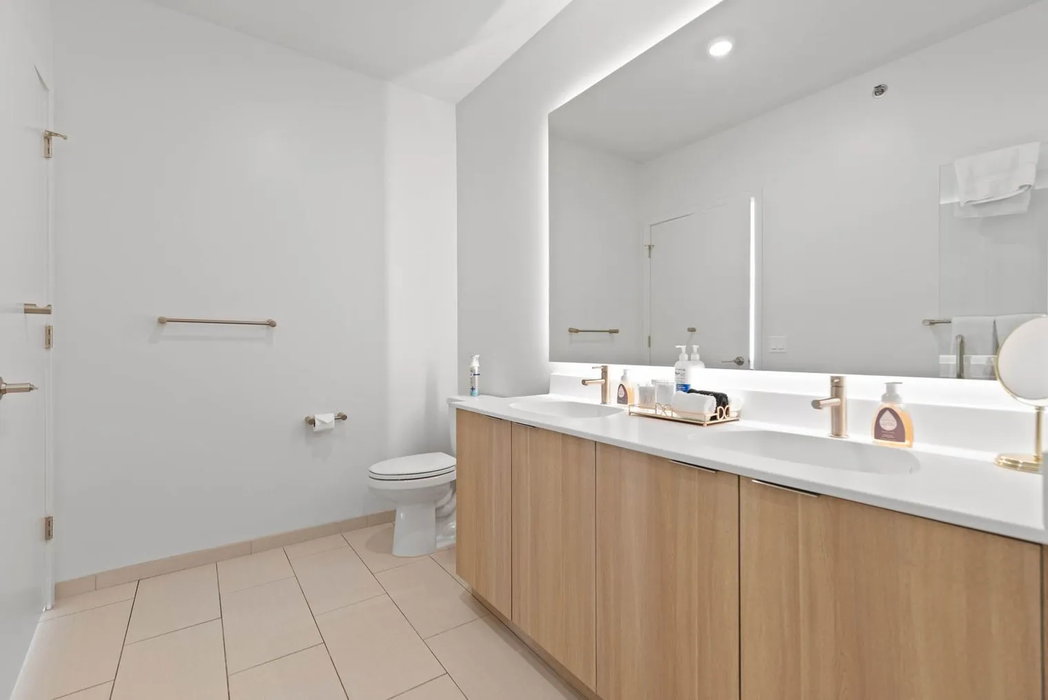 901 W Blackhawk St   60642 60642-Building North Kingsbury Street - cloud9-guesty-unit#ID1029653P-Chicago-IL