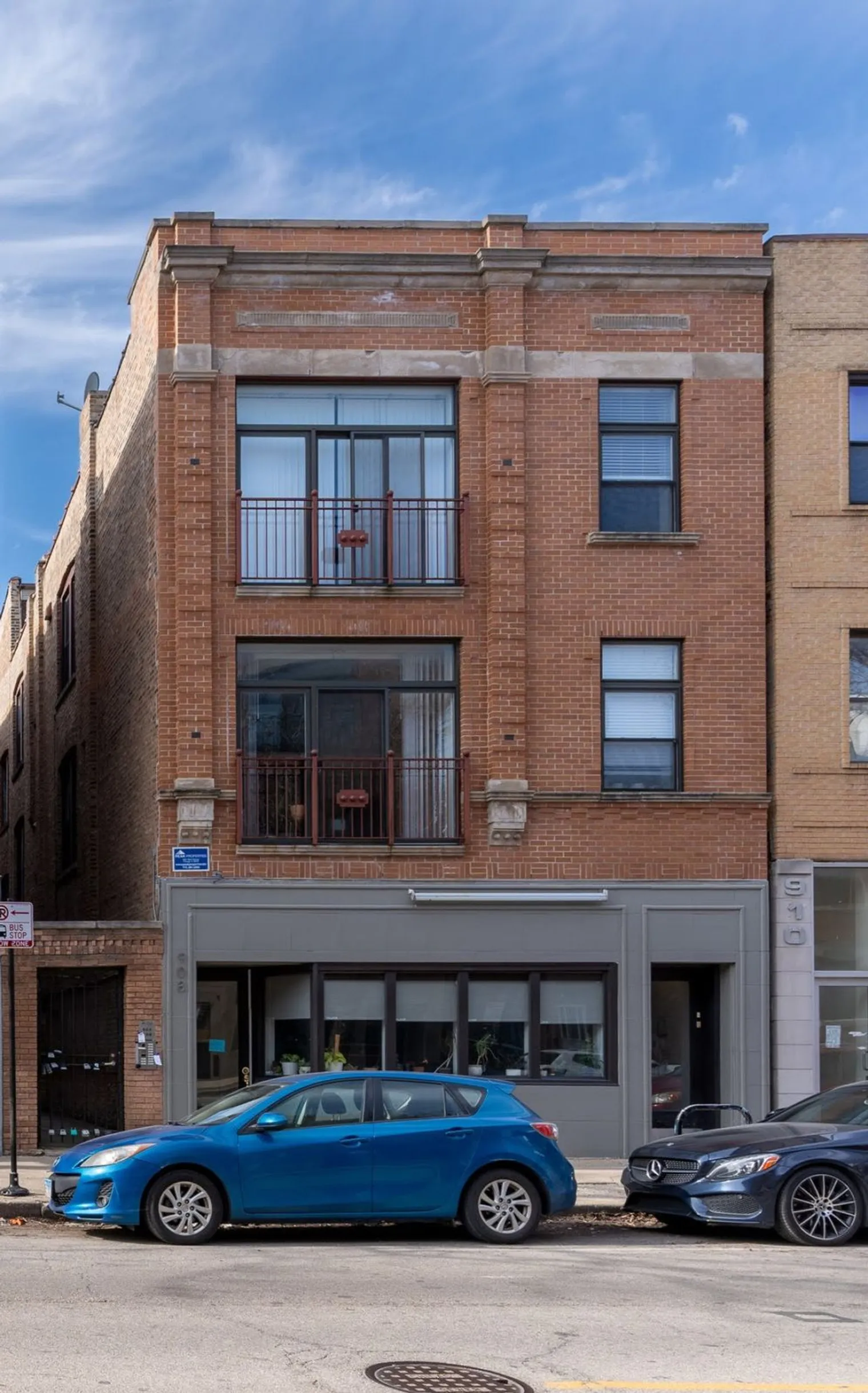 906 N Damen Ave   60622 60622-Building North Damen Avenue-unit#ID1379021P-Chicago-IL
