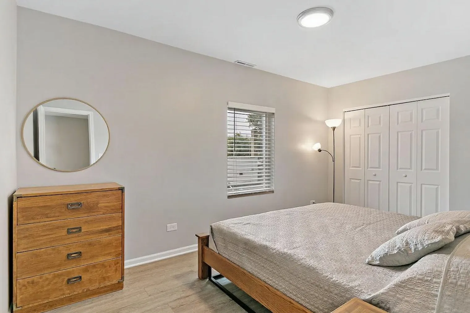 931 W Glen Flora Ave 60085 60085-Building West Glen Flora Avenue - greentown-investments-unit#ID1265541P-Waukegan-IL