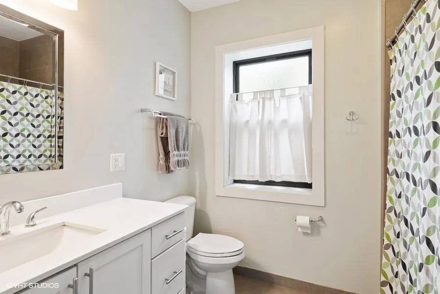 2553 W Winnemac Ave   60625 60625-unit#2-Chicago-IL