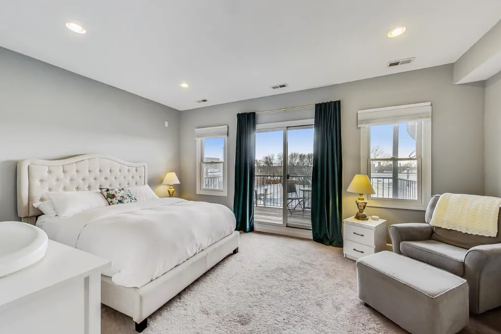 2627 W Belmont Ave 60618 60618-unit#3-Chicago-IL