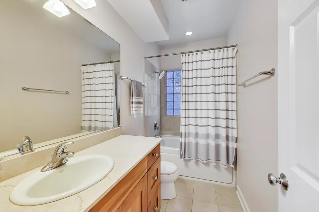 2627 W Belmont Ave 60618 60618-unit#3-Chicago-IL