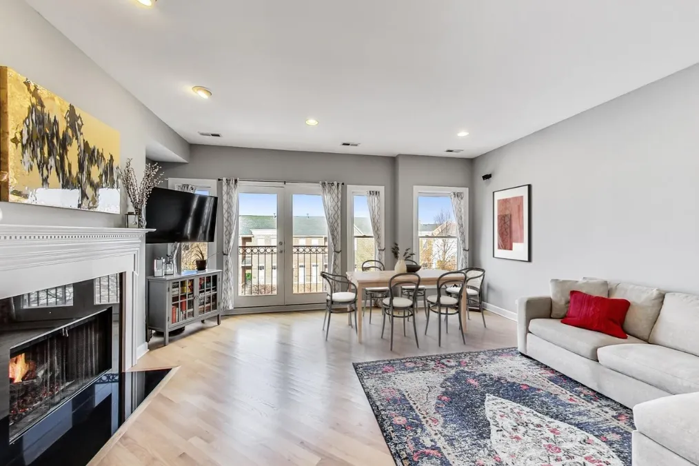 2627 W Belmont Ave 60618 60618-unit#3-Chicago-IL
