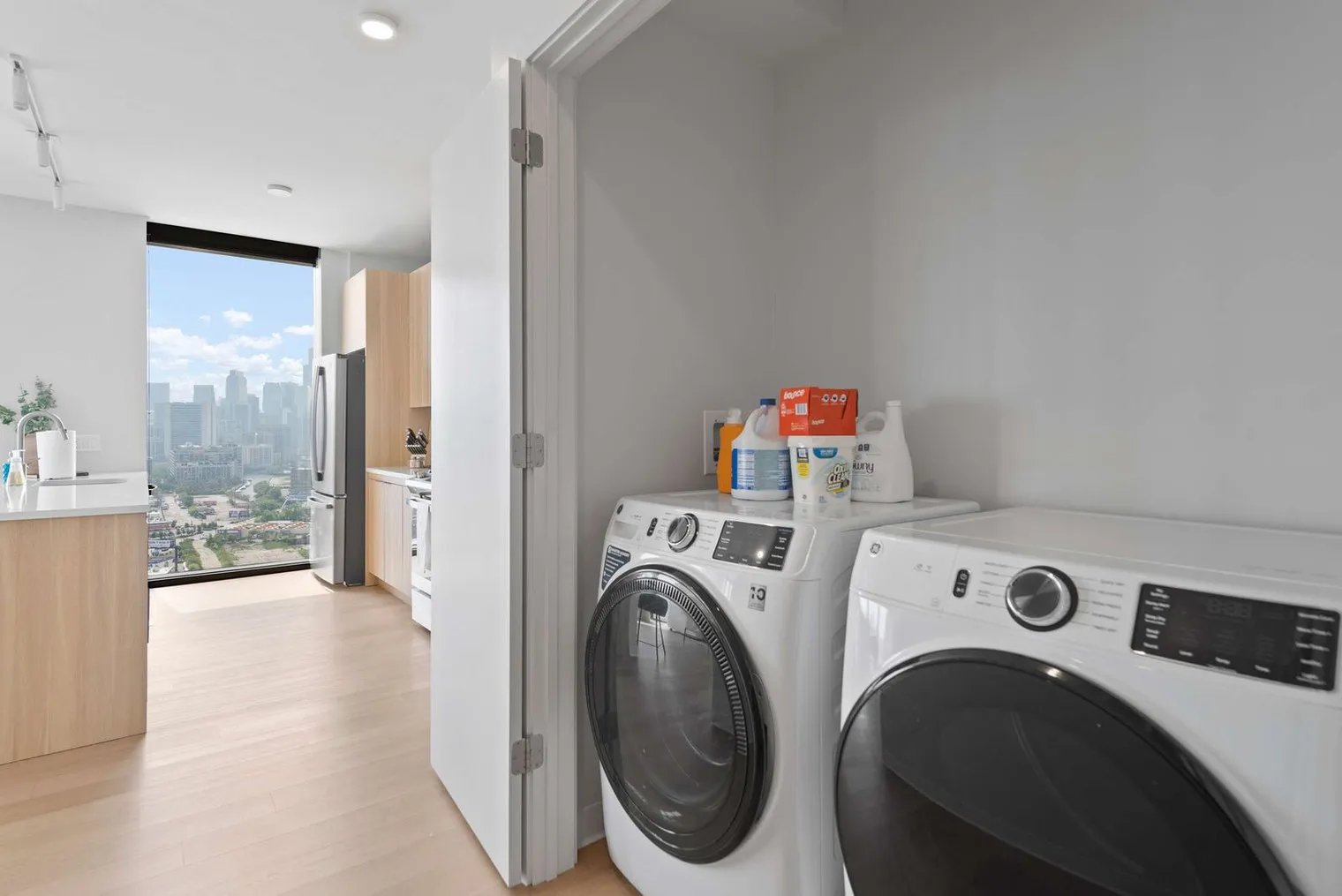 901 W Blackhawk St   60642 60642-Building North Kingsbury Street - cloud9-guesty-unit#ID1029653P-Chicago-IL