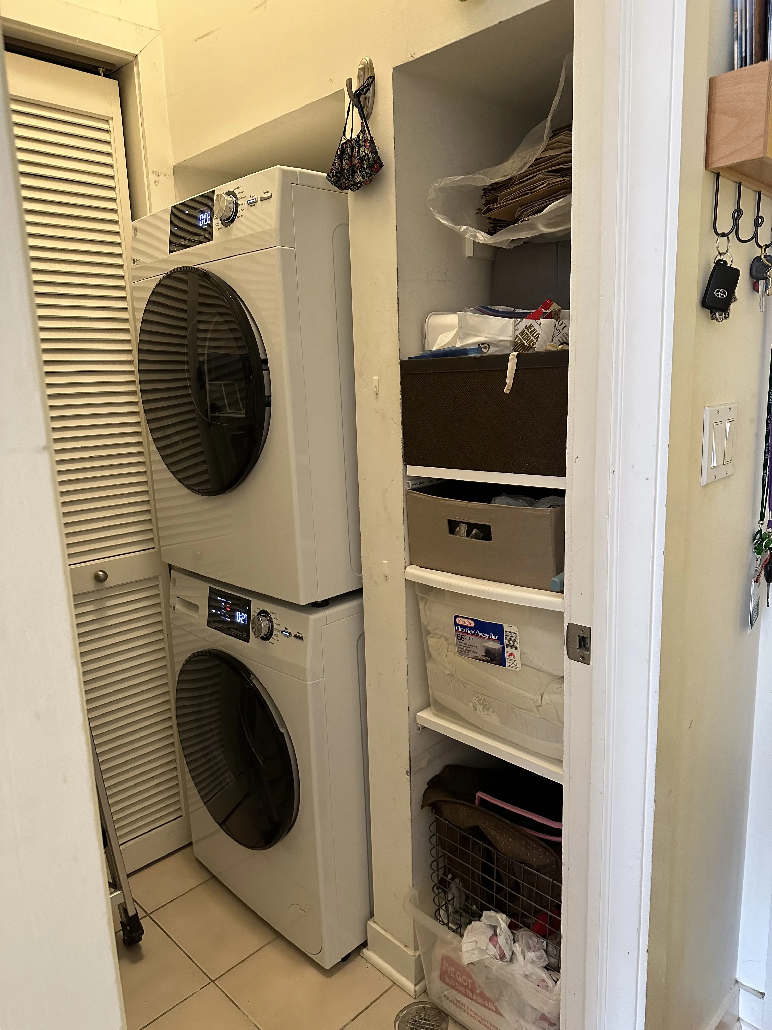 2205 W SHAKESPEARE AVE 60647-unit#2E-Chicago-IL