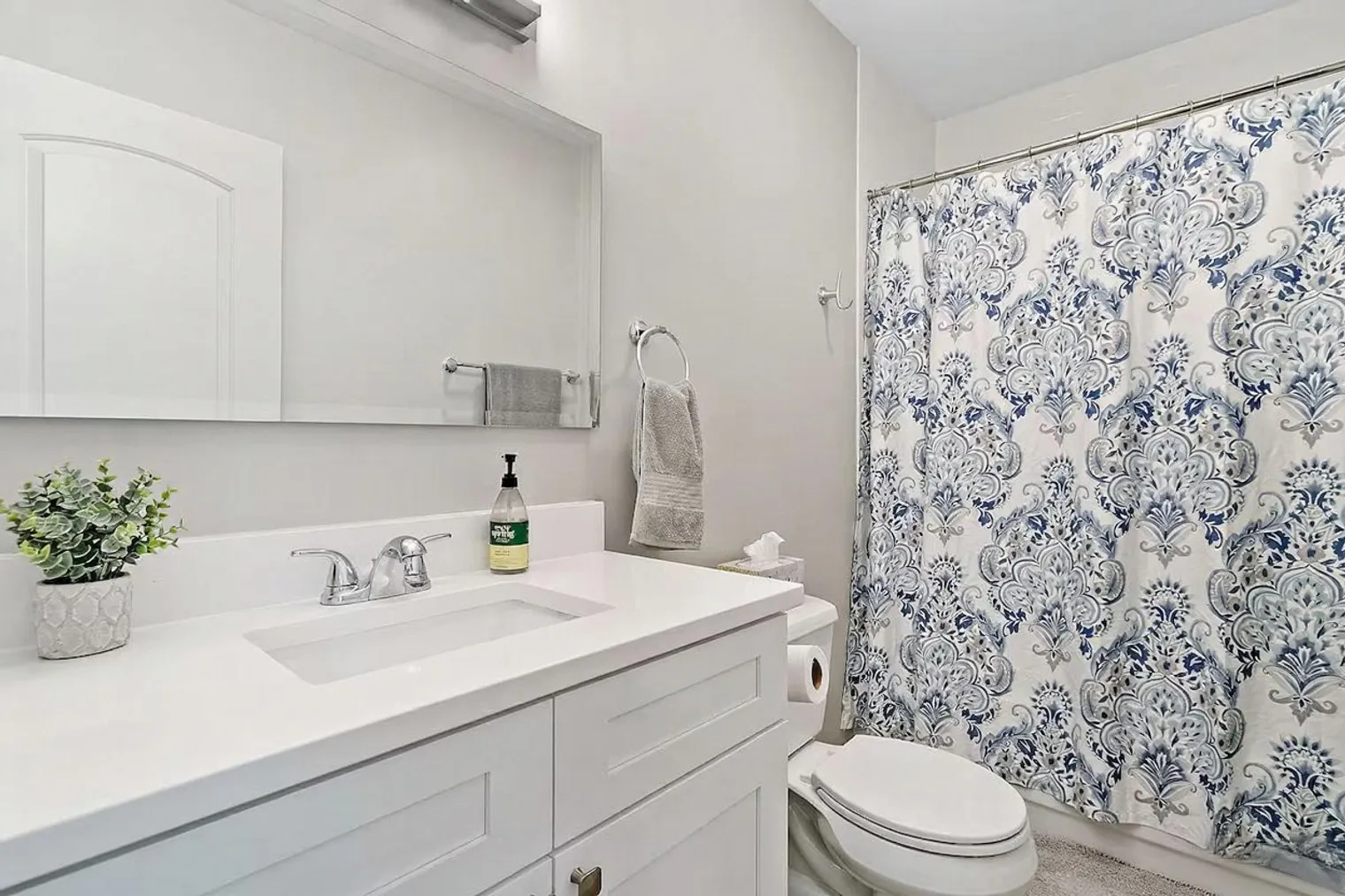 931 W Glen Flora Ave 60085 60085-Building West Glen Flora Avenue - greentown-investments-unit#ID1265541P-Waukegan-IL