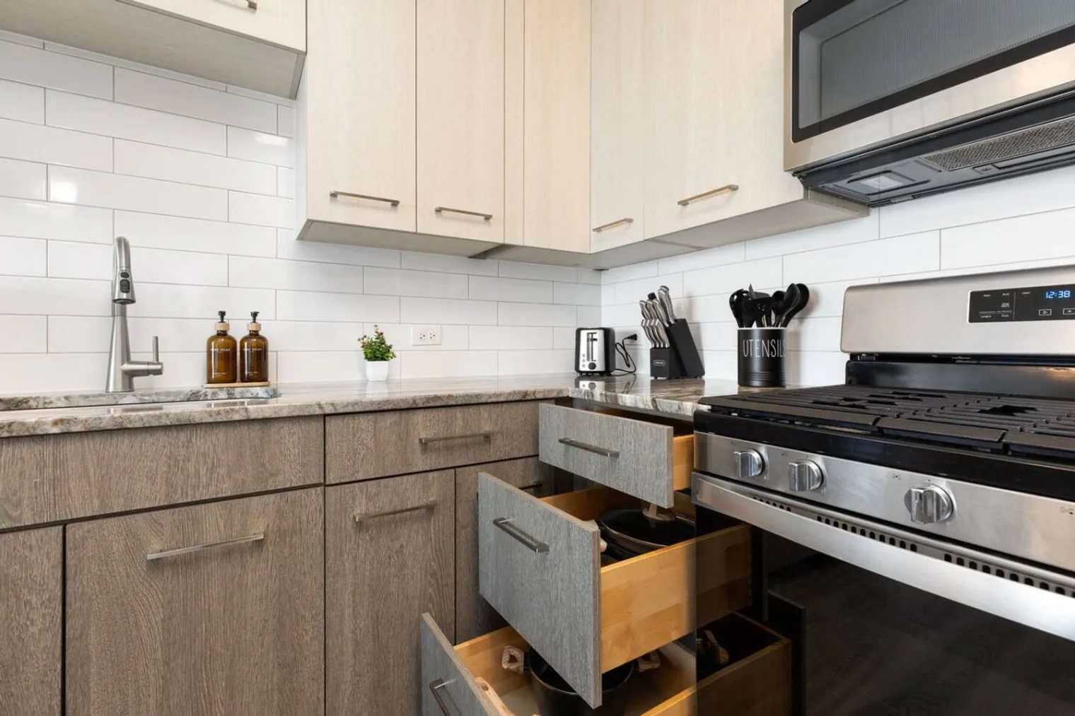 28294 Ferry Rd 60555 60555-Building Ferry Road-unit#ID1366991P-Warrenville-IL