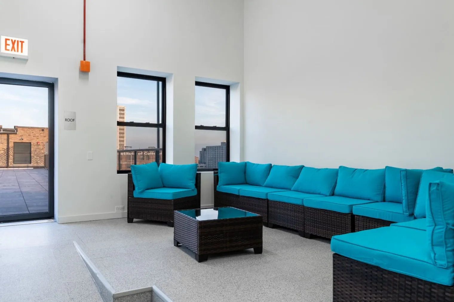 1049 W Lawrence Ave   60640 60640-Building West Lawrence Avenue-unit#ID1058519P-Chicago-IL