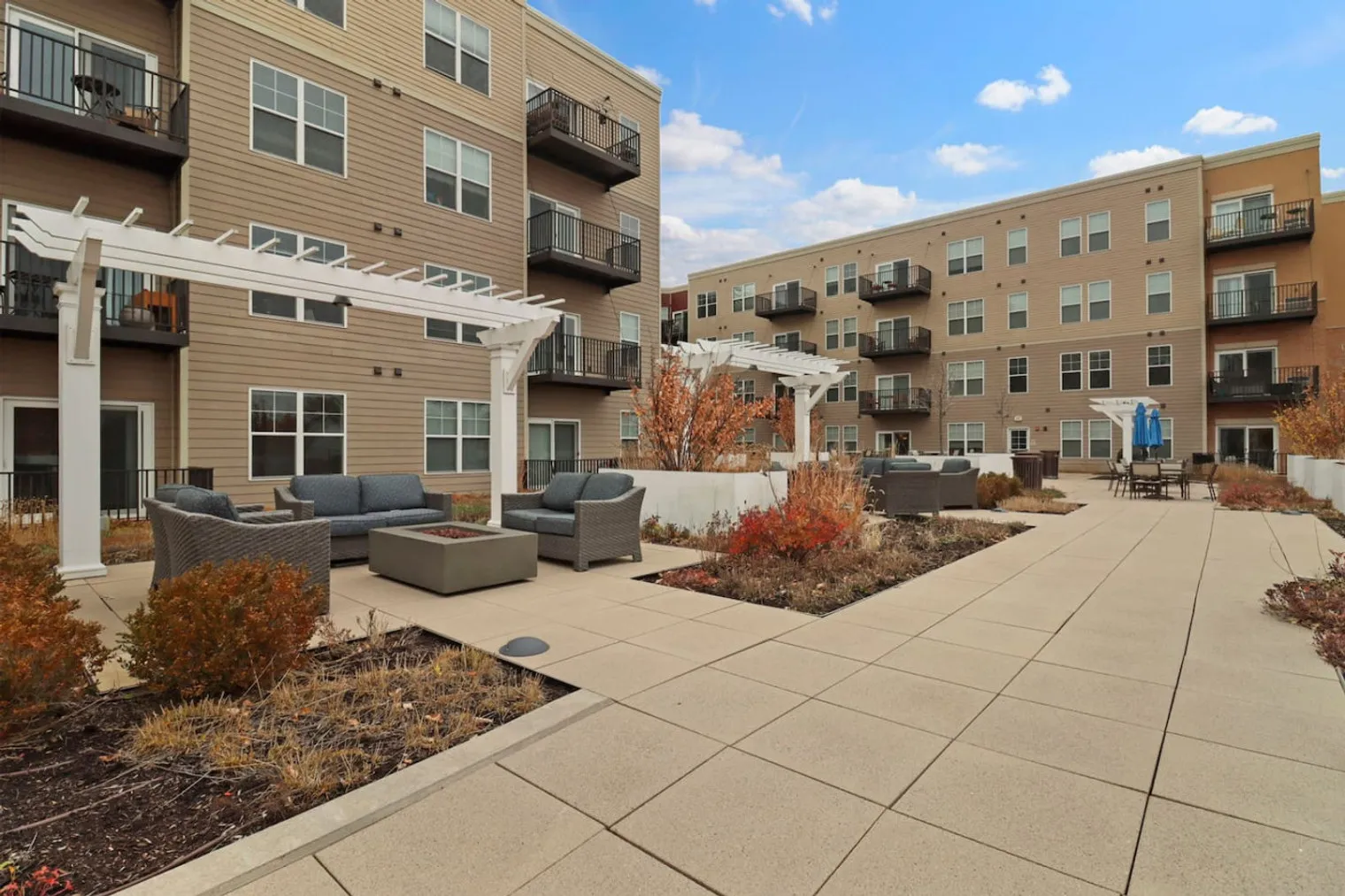 255 N Addison Ave   60126 60126-Building North Addison Avenue - house-of-living21-unit#ID1366993P-Elmhurst-IL