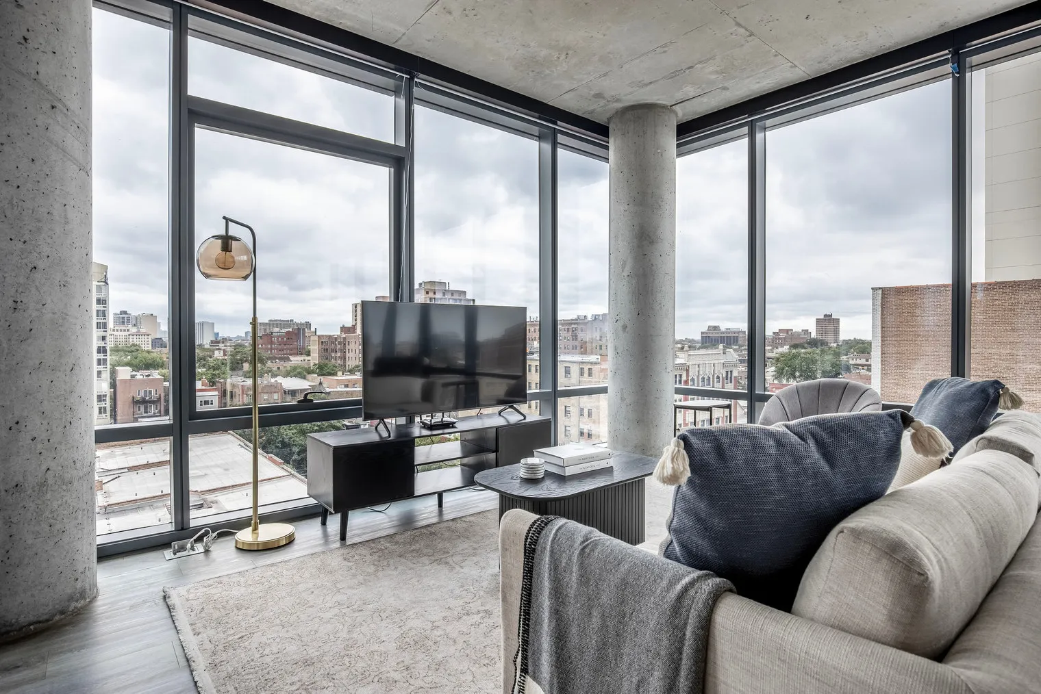 450 W Belmont Ave   60657 60657-Four50-unit#ID985-Chicago-IL