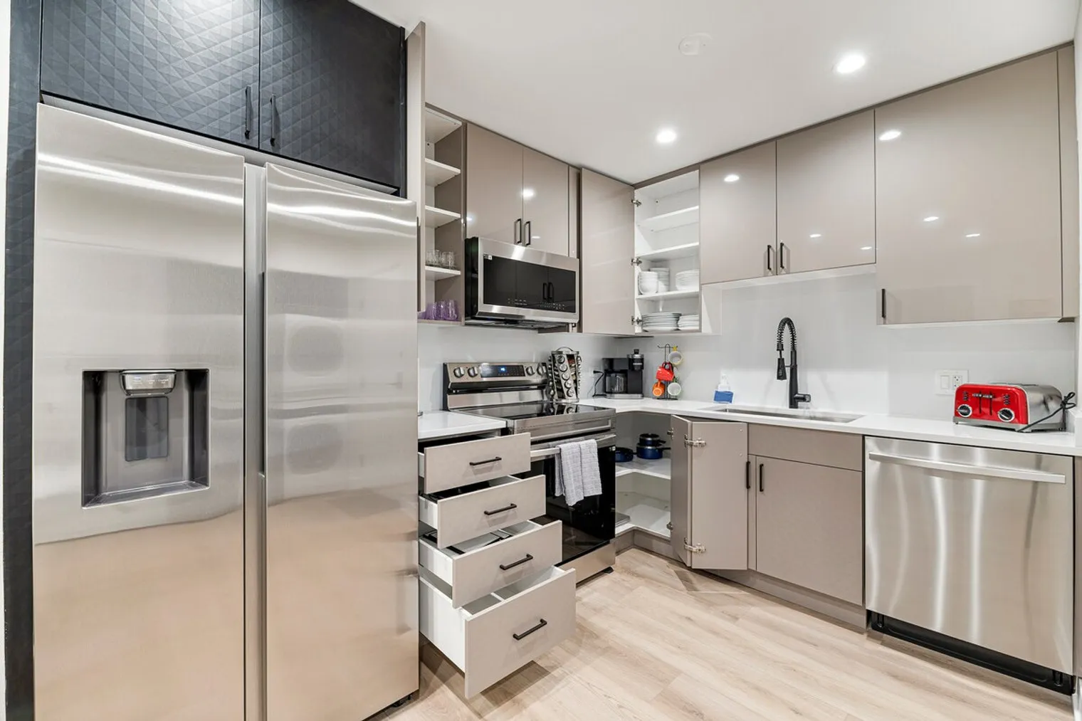 2316 W Estes Ave 60645 60645-Building West Estes Avenue - schneidergroup-unit#ID1060170P-Chicago-IL