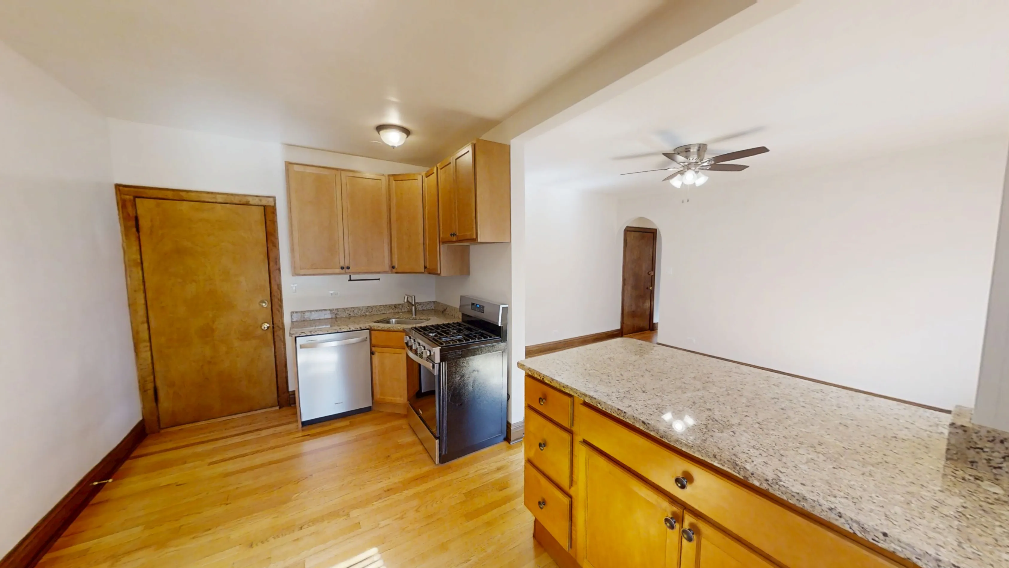 3217 W Belle Plaine Ave 60618 60618-unit#2A-Chicago-IL