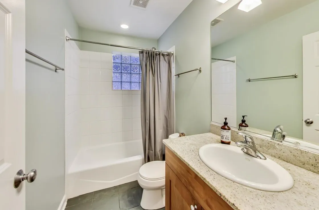 2627 W Belmont Ave 60618 60618-unit#3-Chicago-IL