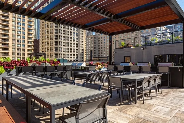 30 E Huron St   60611 60611-unit#3706-Chicago-IL