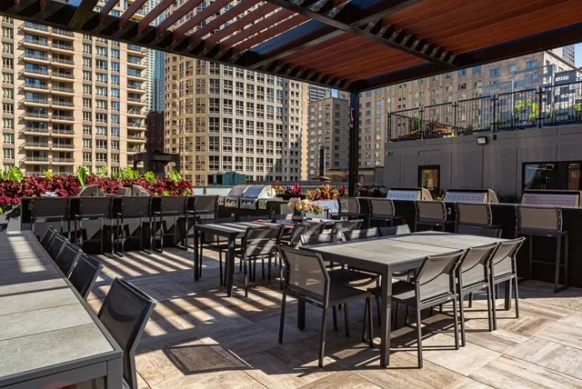 30 E Huron St   60611 60611-unit#3706-Chicago-IL
