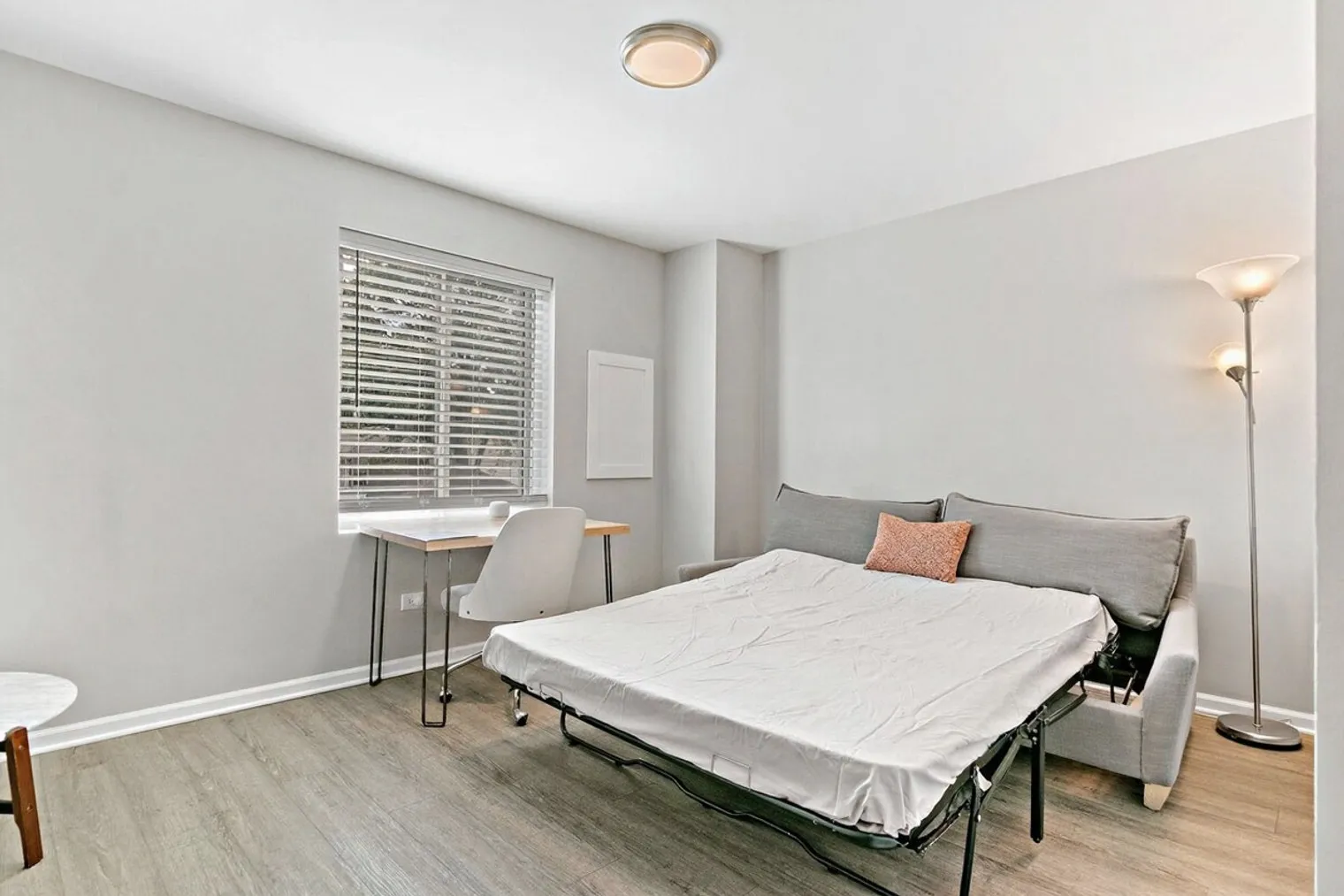 931 W Glen Flora Ave 60085 60085-Building West Glen Flora Avenue - greentown-investments-unit#ID1265541P-Waukegan-IL