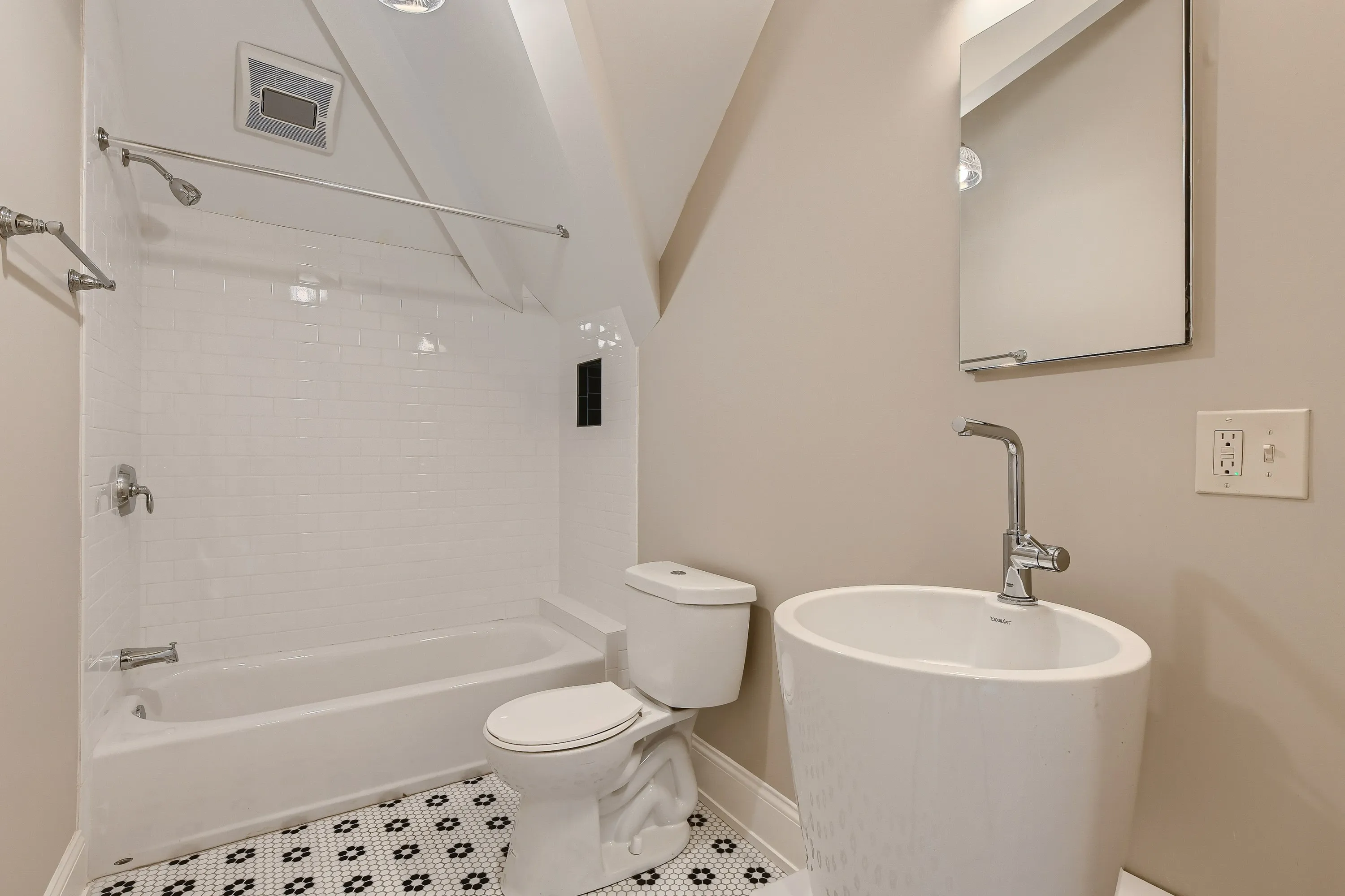 2943 W Washington Blvd   60612 60612-unit#6-Chicago-IL