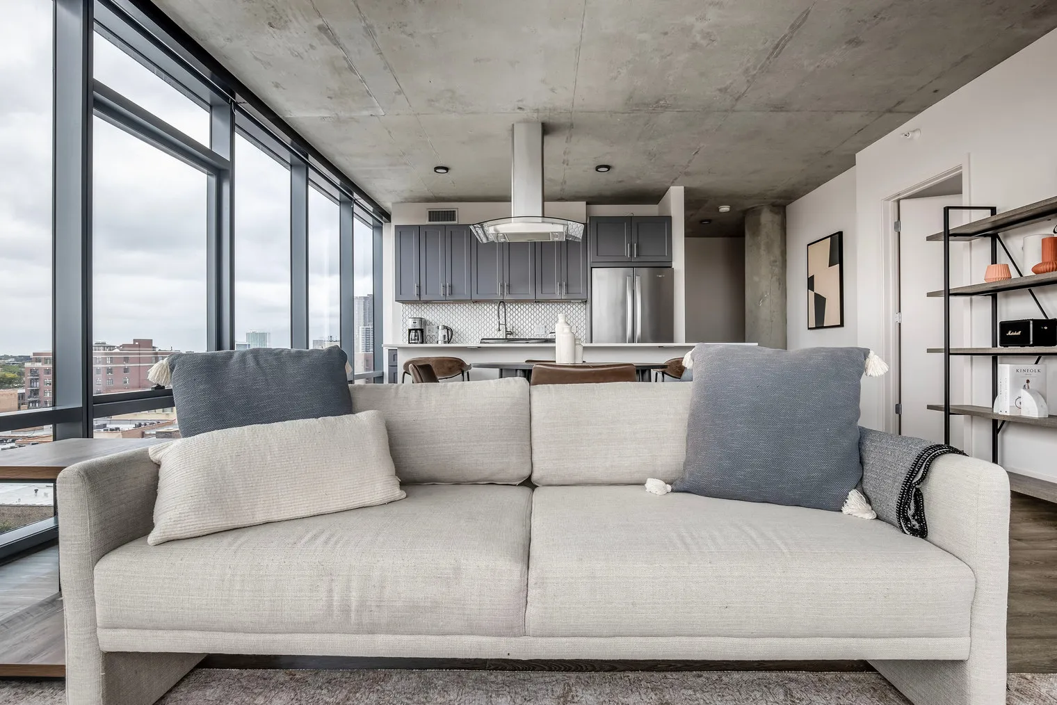 450 W Belmont Ave   60657 60657-Four50-unit#ID985-Chicago-IL