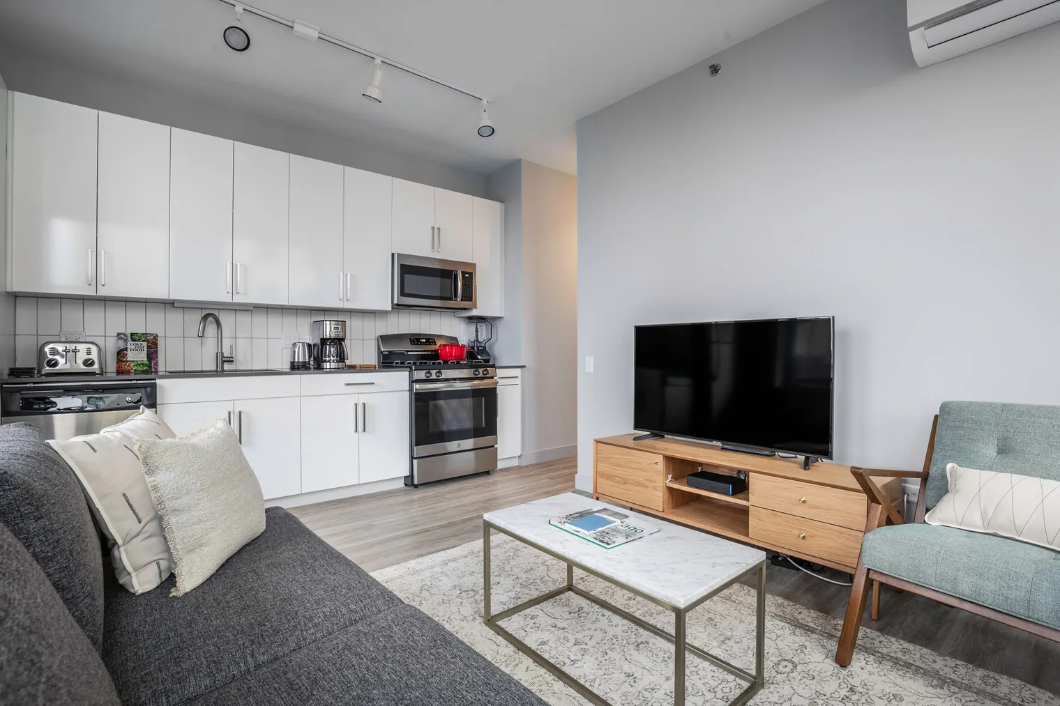 330 S Wells St   60606 60606-330 S Wells-unit#ID200-Chicago-IL